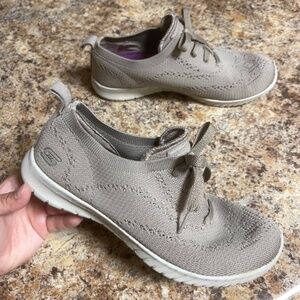 Skechers Beige Wave Lite Pretty Sneakers Women Size 7.5